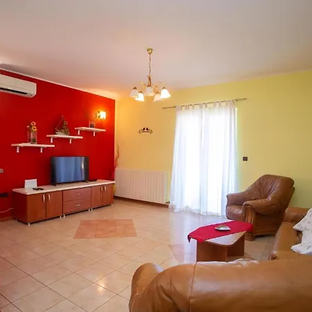 Ferienhaus In Rudani Mit Privatem Pool