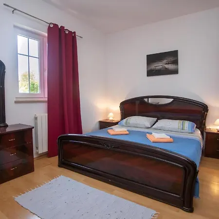 Vakantiehuis In Rudani Mit Privatem Pool Žminj