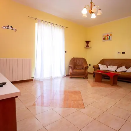 Vakantiehuis In Rudani Mit Privatem Pool Žminj