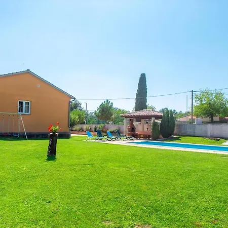 Vakantiehuis In Rudani Mit Privatem Pool Žminj