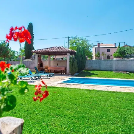 Vakantiehuis In Rudani Mit Privatem Pool *
